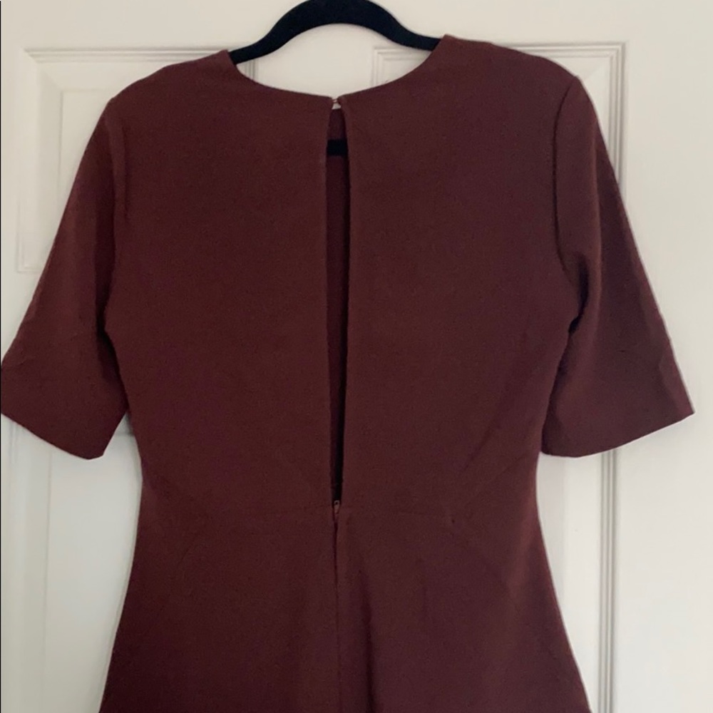 Cut out back fitted dress - Picture 4 of 4